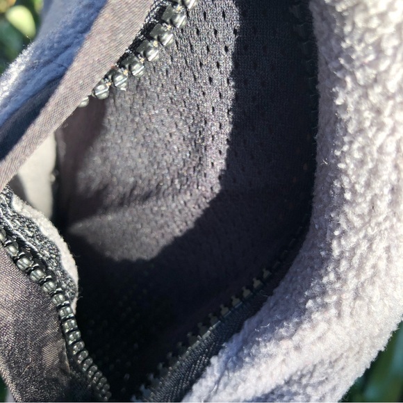 Old Navy Gray Fleece Vest with Black Trim & Zippered Pockets - Size 12 - Picture 7 of 12